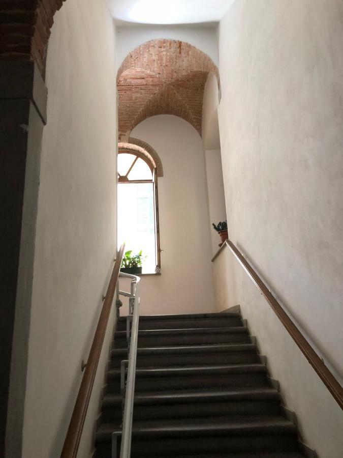 Renovated Apartment With 3 Bedrooms In An Historic Palazzo Between Port And Old Town Livorno Ngoại thất bức ảnh