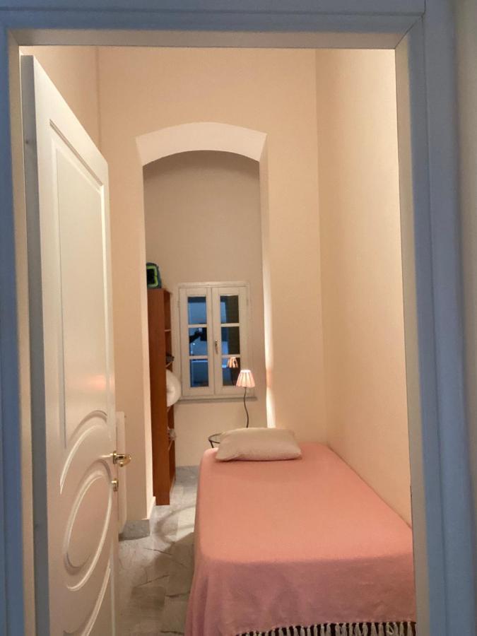 Renovated Apartment With 3 Bedrooms In An Historic Palazzo Between Port And Old Town Livorno Ngoại thất bức ảnh